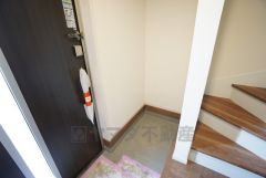 土間部分を広めに確保＾＾ベビーカーなどもそのまま収納できそうな広さです＾＾ 
