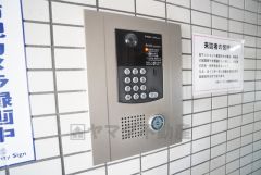 防犯性もばっちり、TVモニター付きインターホン完備。来訪者の顔が見えるので、安心＾＾お子さん1人での留守番時にも活躍しそうです。