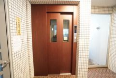 エレベーター完備で、毎日の移動もスムーズ。重い荷物やベビーカーの利用も安心です。買い物帰りなどに、上階でもラクに移動できますね＾＾