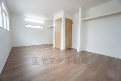 2ドア1ルーム、オープンクローゼットも2ヶ所ついています＾＾お子様の成長に合わせてお部屋を仕切ることができます＾＾