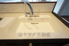 大きなお鍋も楽々洗える幅の広いシンクです＾＾