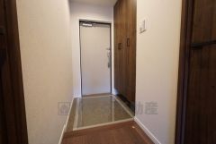 ご家族の靴をスッキリと片付けられるシューズボックス付きの玄関です＾＾スッキリと片付いた玄関は気持ちがいいです。 