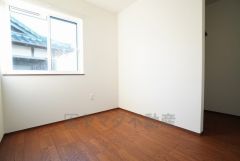 住む人のこだわりを活かす洋室＾＾オープンクローゼットもあり荷物もすっきり片付けられ、ゆとりのある暮らしが出来ます＾＾ 