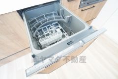 炊事時間を大幅に短縮できる食器洗浄乾燥機付き＾＾食器を洗う手間が減るので家族とのコミュニケーションの時間や自分の時間が増えますね。