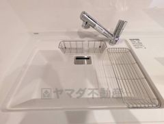 大きなお鍋も楽々洗える幅の広いシンクです＾＾