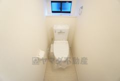 1階2階の2ヶ所にトイレがありますので、忙しい朝にも家族に気を使わず、ゆとりが生まれますね＾＾