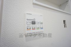 浴室暖房乾燥機には、暖房、乾燥、涼風、換気の4つの機能が付いています。タイマー付きです。換気・雨の日の洗濯も安心です＾＾