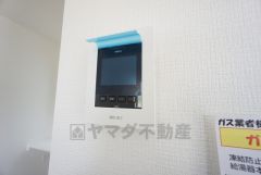 防犯はもちろんセールスマン対策にもなるモニター付きインターホン。