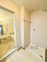 室内に洗濯機置き場あり＾＾ 