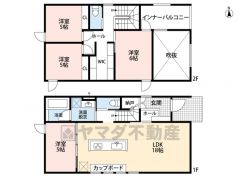 オール電化＾＾オールフローリング4LDK。18帖のLDKは上部吹抜けで明るく開放感のある空間＾＾嬉しいアイランドキッチン。2階ホールに居室から独立したファミリークローク付き＾＾インナーバルコニー。