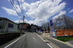 前面道路は南側約8.1ｍの公道に面しています＾＾