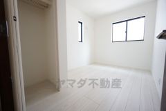 クローゼット付きなので、すっきりと整理整頓でき気持ちよく過ごせますね＾＾