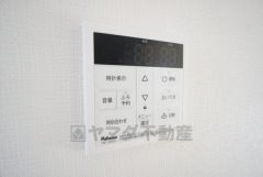 おいだき機能つきなのでお風呂に入る時間が異なるご家庭には嬉しいですね。ボタン一つで快適で便利な生活が＾＾