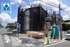 現地（2026年8月）撮影。スーパーやコンビニなども近く周辺環境充実。快適でゆとりのある生活空間で新生活を始めましょう^^