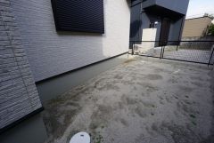 お庭付き＾＾周囲からの目線も気にならず、BBQやお子様のプールなども楽しめそうです＾＾