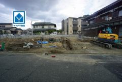全2区画の新築戸建。左が1号棟。