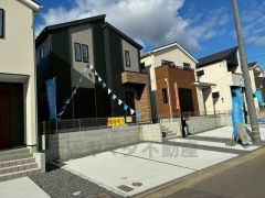 駐車スペースは3台分を確保。マイカー用に、お客さま用に、余裕を持ってご利用いただけます。