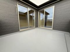 広々としたバルコニー。 天気のいい日にはお布団もまとめて干せそうですね＾＾