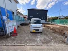 駐車スペースはゆとりある2台分を確保。マイカー用に、お客さま用に、余裕を持ってご利用いただけます＾＾