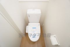 1階2階の2ヶ所にトイレがありますので、忙しい朝にも家族に気を使わず、ゆとりが生まれますね＾＾