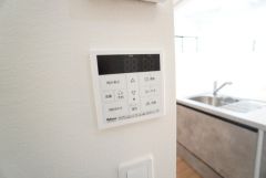 おいだき機能つきなのでお風呂に入る時間が異なるご家庭には嬉しいですね。ボタン一つで快適で便利な生活が＾＾
