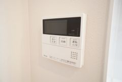 おいだき機能つきなのでお風呂に入る時間が異なるご家庭には嬉しいですね。ボタン一つで快適で便利な生活が＾＾