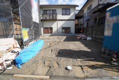 駐車スペースはゆとりある並列3台分を確保。マイカー用に、お客さま用に、余裕を持ってご利用いただけます＾＾ 