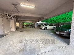 敷地内駐車場有り。（空き状況は管理会社へ要確認）