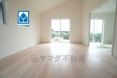 家族が集まる開放的なリビング。思い思いの時間を過ごしたり食事をしたり、素敵な団らんの場になりますね＾＾