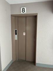 エレベーター完備で、毎日の移動もスムーズ。重い荷物やベビーカーの利用も安心です。