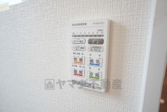 浴室暖房乾燥機には、暖房、乾燥、涼風、換気の4つの機能が付いています。タイマー付きです。換気・雨の日の洗濯も安心です＾＾