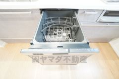 炊事時間を大幅に短縮できる食器洗浄乾燥機付き＾＾食器を洗う手間が減るので家族とのコミュニケーションの時間や自分の時間が増えますね。