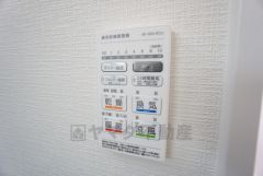 浴室暖房乾燥機付き＾＾梅雨の時期や花粉、PM2.5が酷いときなどの洗濯を干すのに重宝しそうですね＾＾