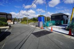 車通りも少なく安心です＾＾ スーパーやコンビニなども近く周辺環境充実。快適でゆとりのある生活空間で新生活を始めましょう^^