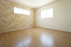 住む人のこだわりを活かす洋室＾＾ アクセントクロスで視覚的に洗練された印象を与えます＾＾
