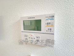 ボタン1つでラクラク操作できる給湯器リモコン。
