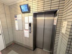 エレベーター完備＾＾カメラ付き。