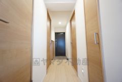 木のぬくもりを感じる廊下部分＾＾