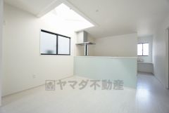 カウンターキッチンで、ご家族と会話をしながら調理ができます。