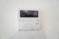 おいだき機能つきなのでお風呂に入る時間が異なるご家庭には嬉しいですね。ボタン一つで快適で便利な生活が＾＾