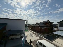 目の前に日差しを遮る建物がないので、日当たり＆風通し良好です＾＾