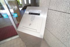 防犯性もばっちり、TVモニター付きインターホン完備。来訪者の顔が見えるので、安心＾＾お子さん1人での留守番時にも活躍しそうです。 