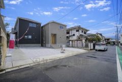 小学校まで徒歩10分圏内＾＾周辺にはコンビニ・スーパードラッグストア等があり周辺環境充実＾＾