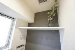 トイレ上部には棚付き＾＾