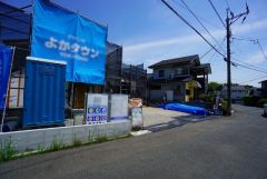 前面道路含む現地写真。