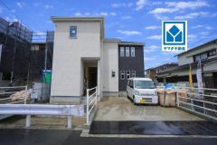 西鉄バス「柏原」歩5分＾＾歩2分圏にセブン、郵便局。歩8分圏にボンラパス、幼稚園、保育園あり＾＾