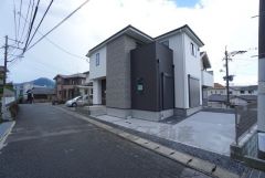 前面道路含む現地写真。