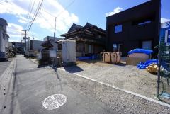 東側約2.9ｍの公道に面しています。