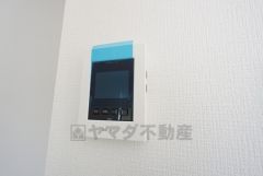 防犯はもちろんセールスマン対策にもなるモニター付きインターホン。
