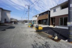 前面道路含む現地写真。